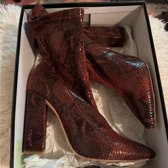 RAYE Fang Bootie - Picture 2 of 5